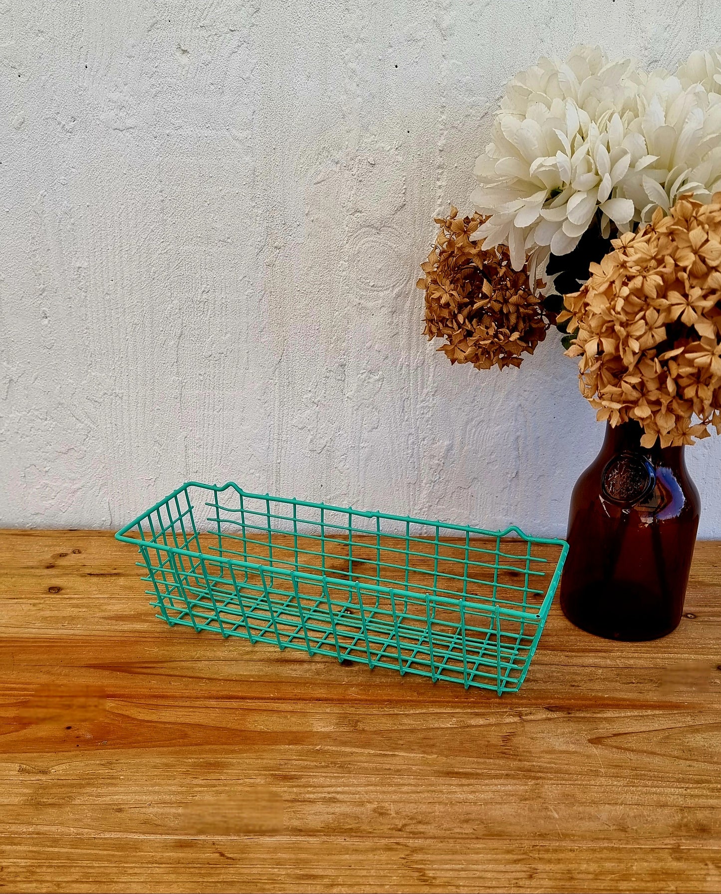 Panier mural de rangement vintage en métal grillagé vert turquoise