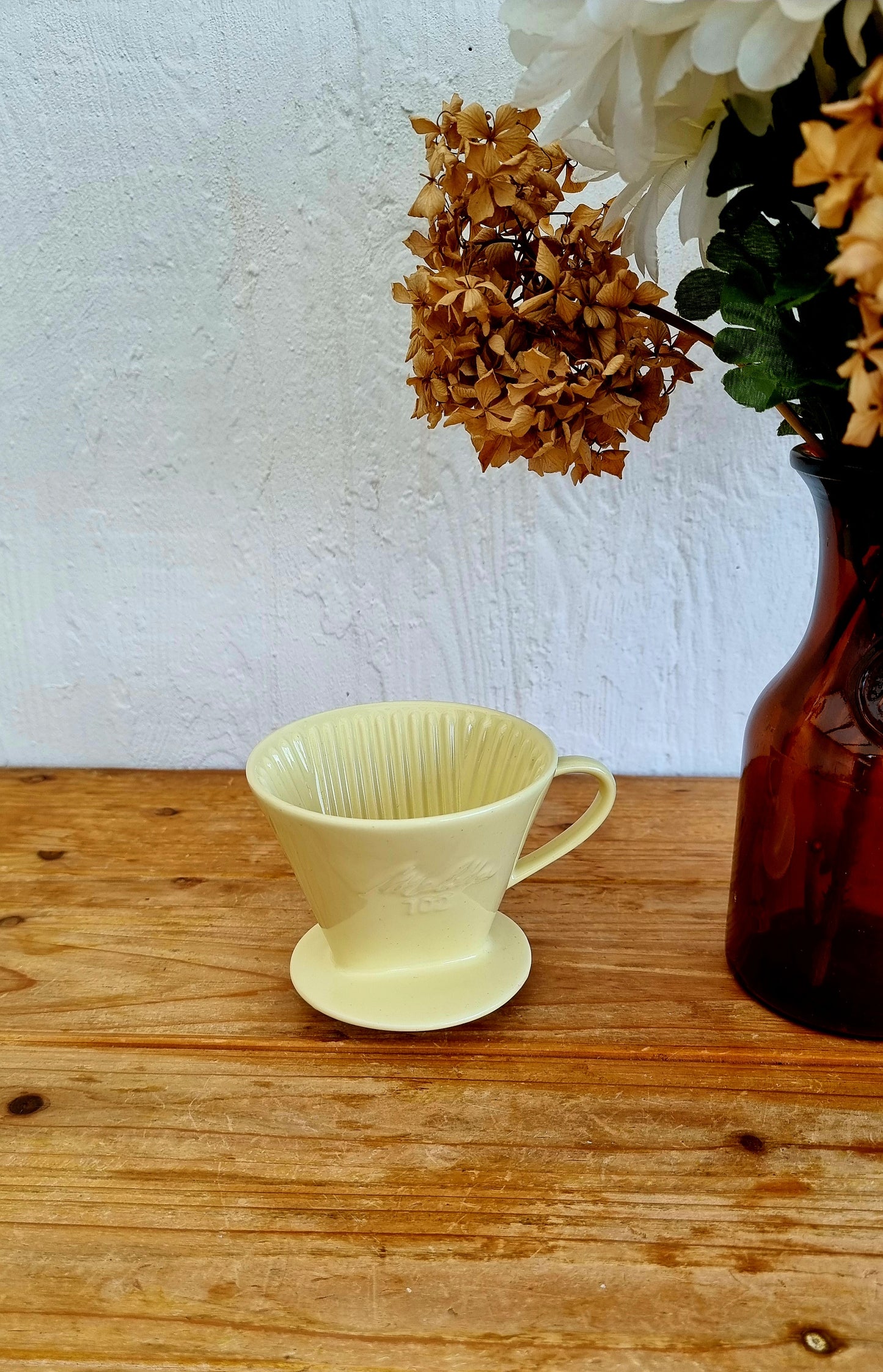 Porte-filtre Melitta N°102 jaune vintage en céramique