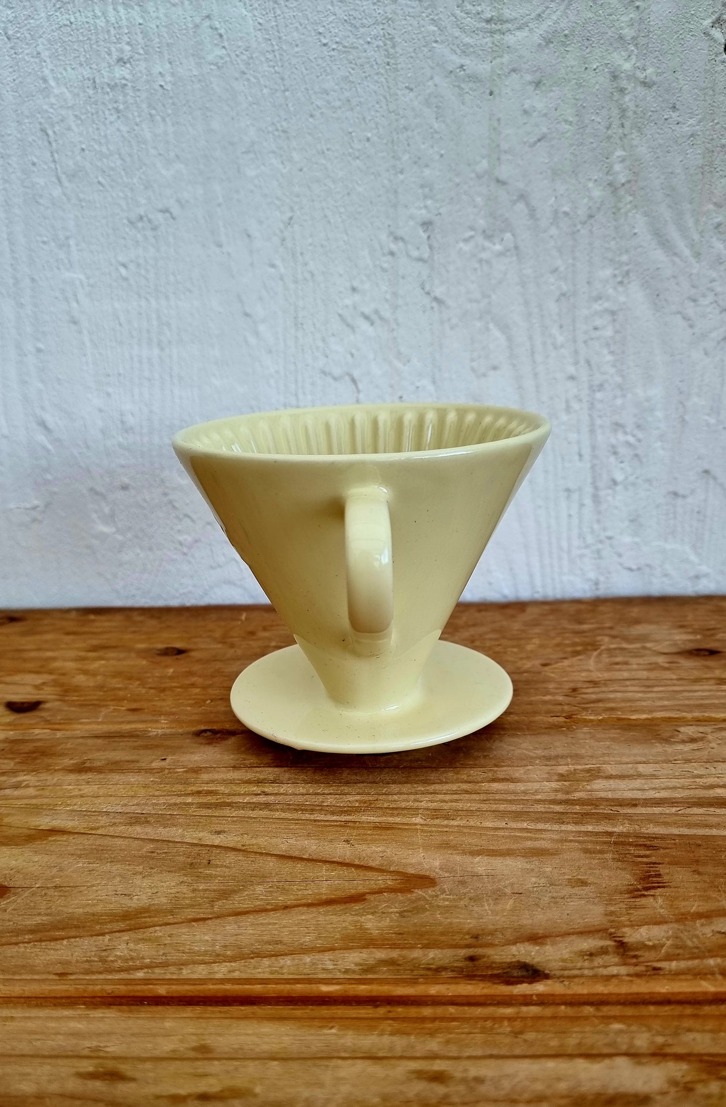 Porte-filtre Melitta N°102 jaune vintage en céramique