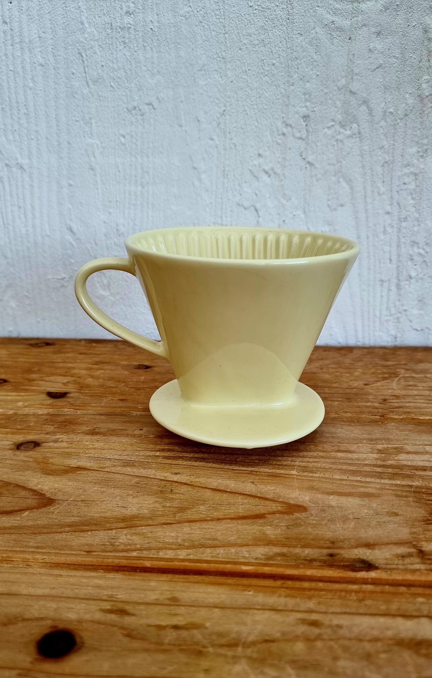 Porte-filtre Melitta N°102 jaune vintage en céramique