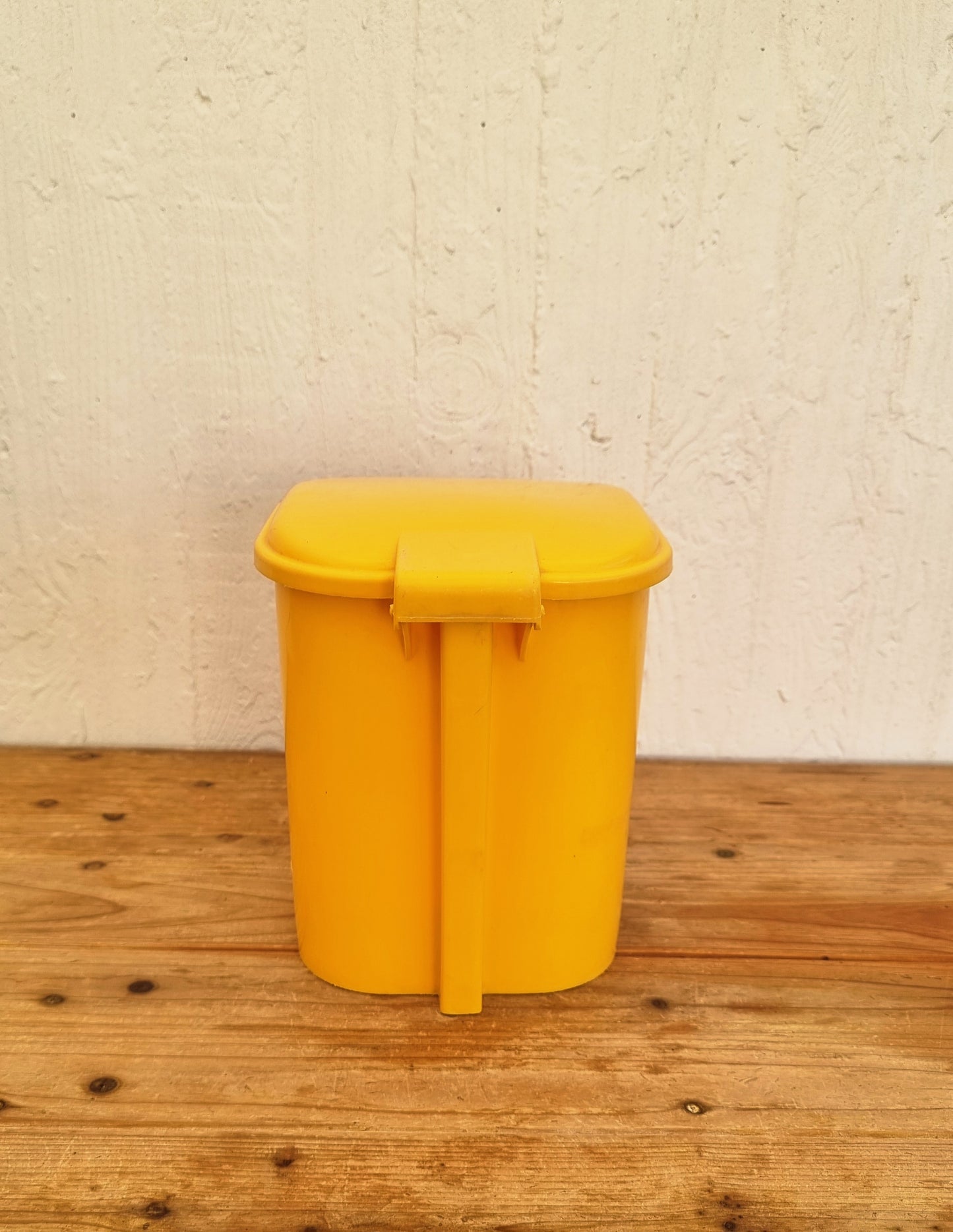 Poubelle à pédale vintage Syla jaune pop années 70
