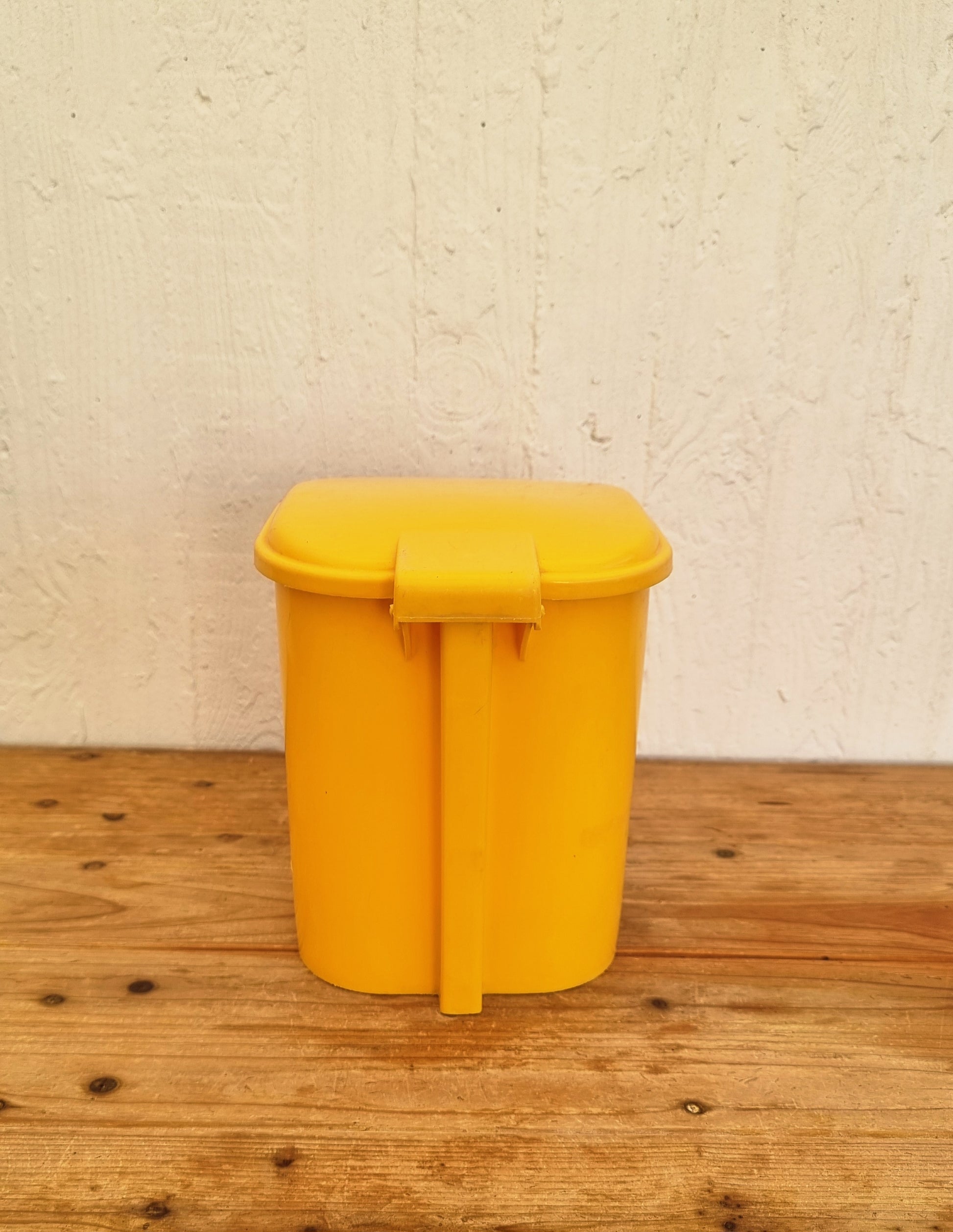 Poubelle à pédale vintage Syla jaune pop années 70