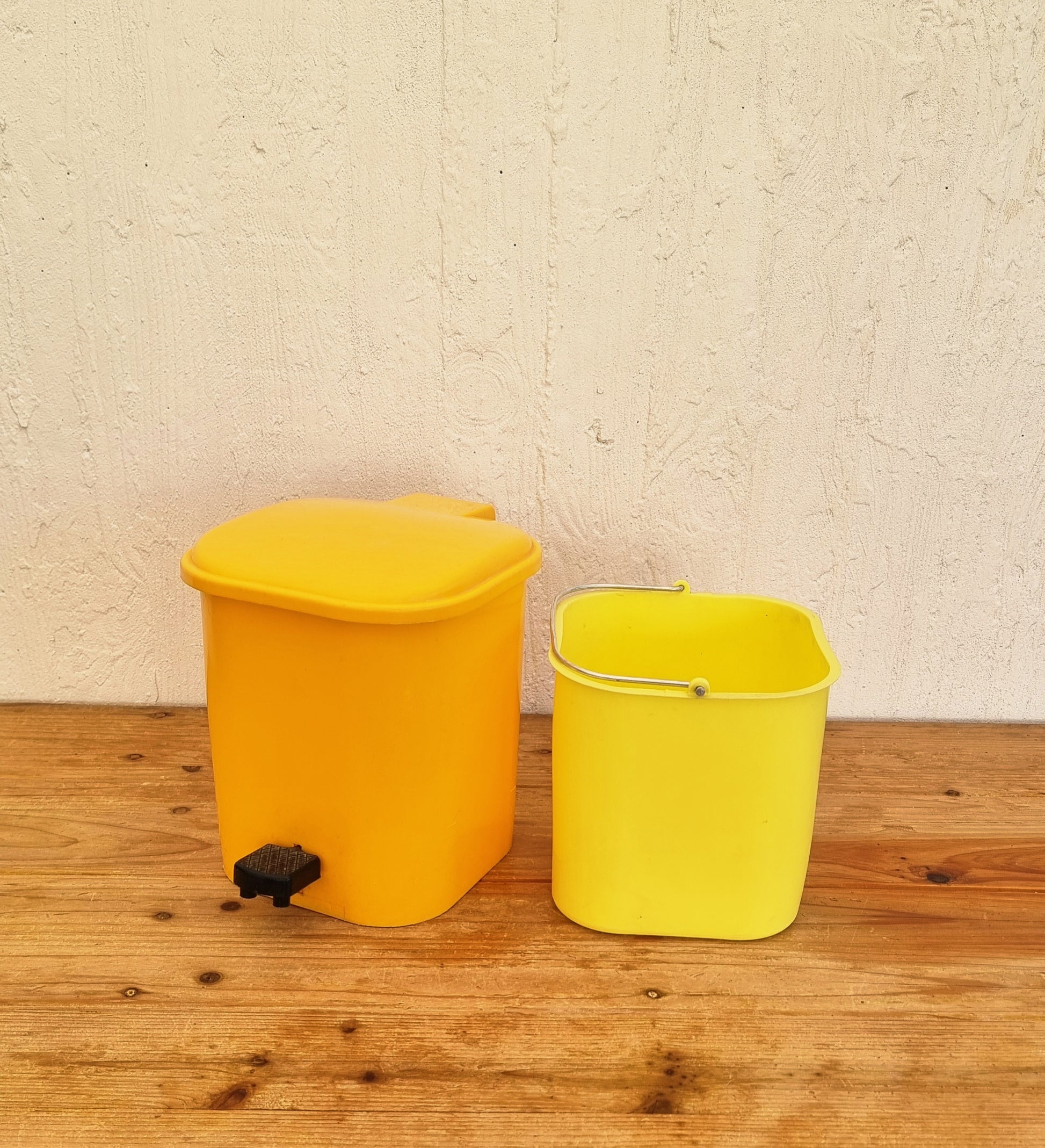 Poubelle à pédale vintage Syla jaune pop années 70