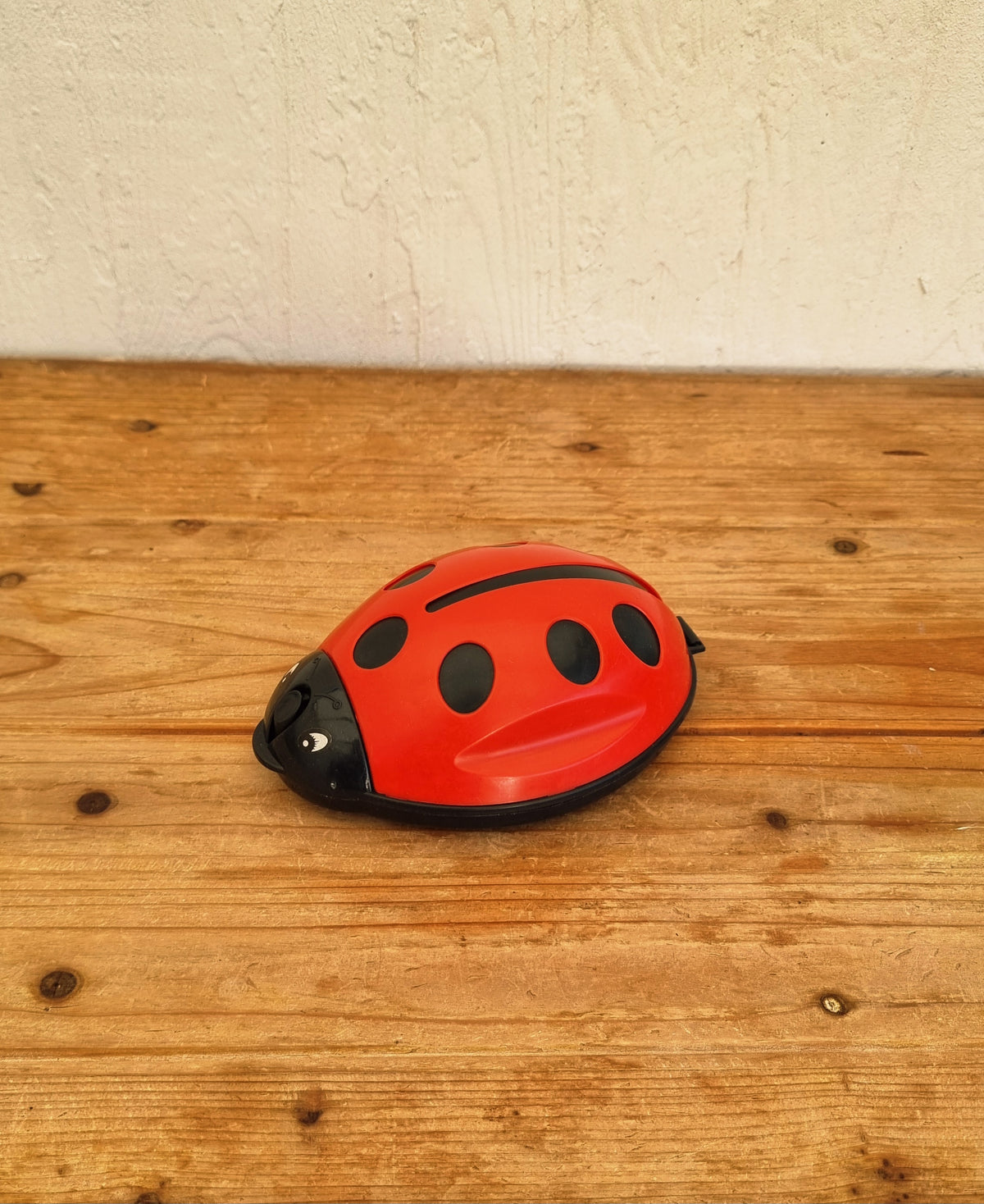 Ramasse miettes de table coccinelle rouge et noir kitsch