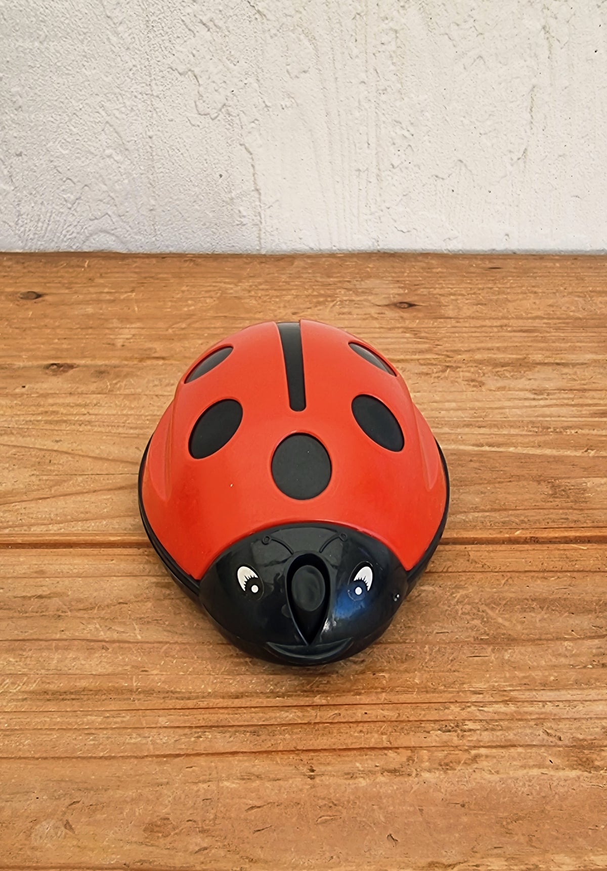 Ramasse miettes de table coccinelle rouge et noir kitsch