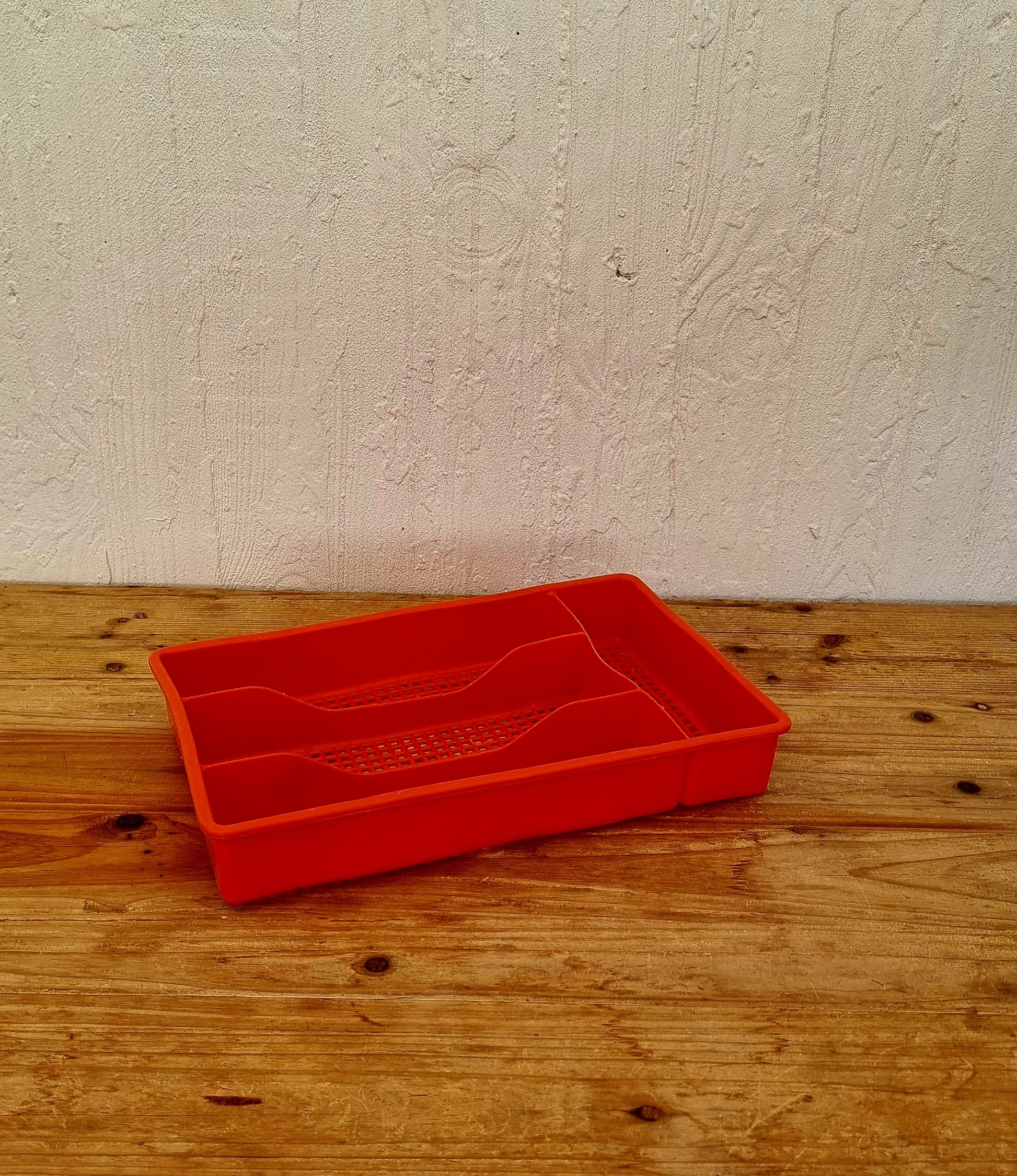 Range couverts en plastique orange vintage années 70 les kitscheries brocante en ligne