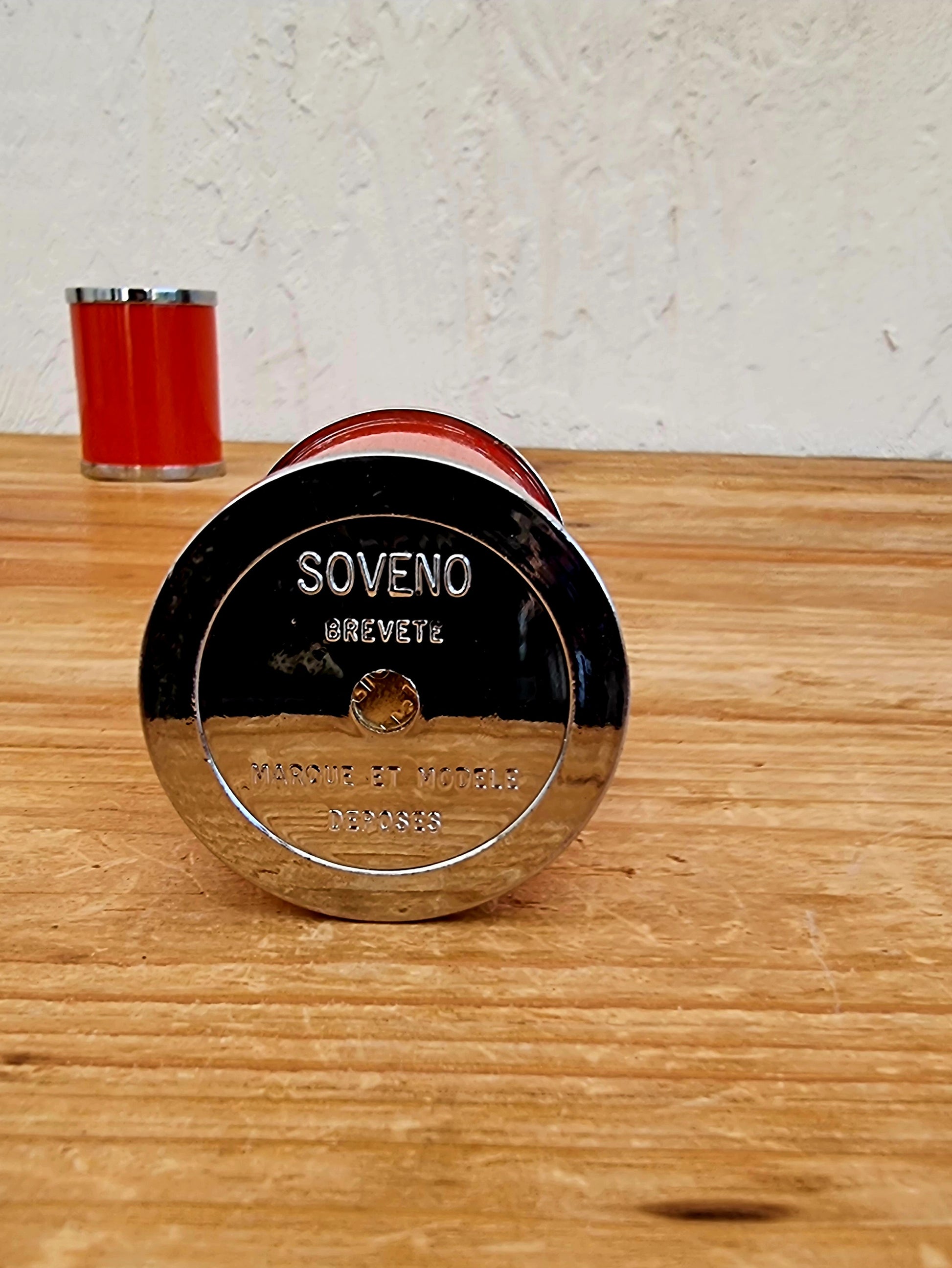 Service fumeur vintage orange Soveno Made in France style space age avec plateau cendrier briquet et porte-cigarettes années 70