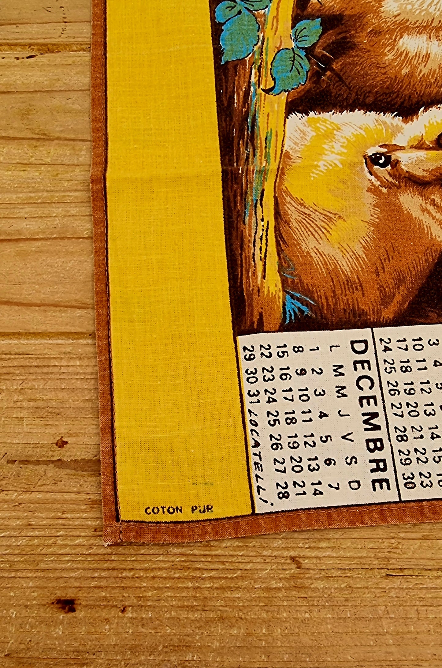 Torchon calendrier vintage 1980 en coton décor renards et animaux de la forêt signé Locatelli