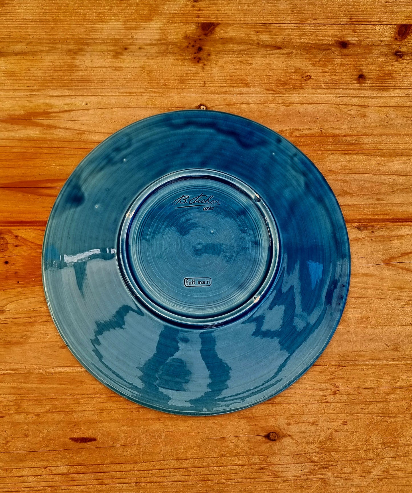 Grande assiette de présentation Pichon Uzès Louis XVI Perlé bleu profond en céramique artisanale fait main