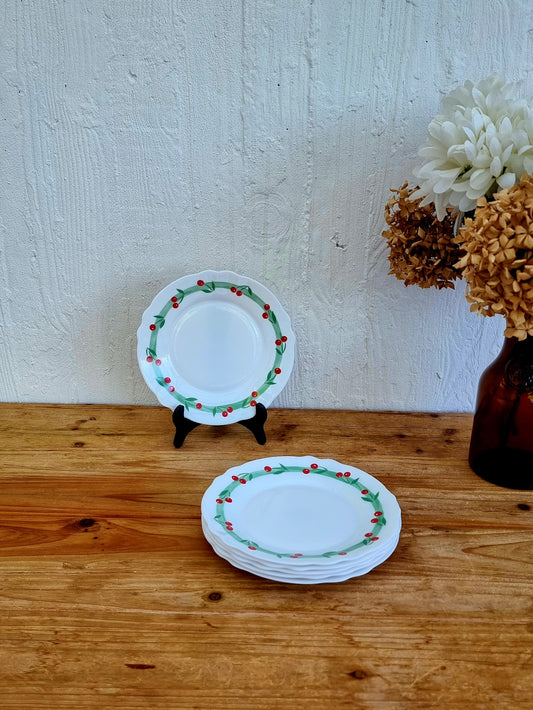 Assiette à dessert Arcopal Cerises vintage années 70 diamètre 19,5 cm