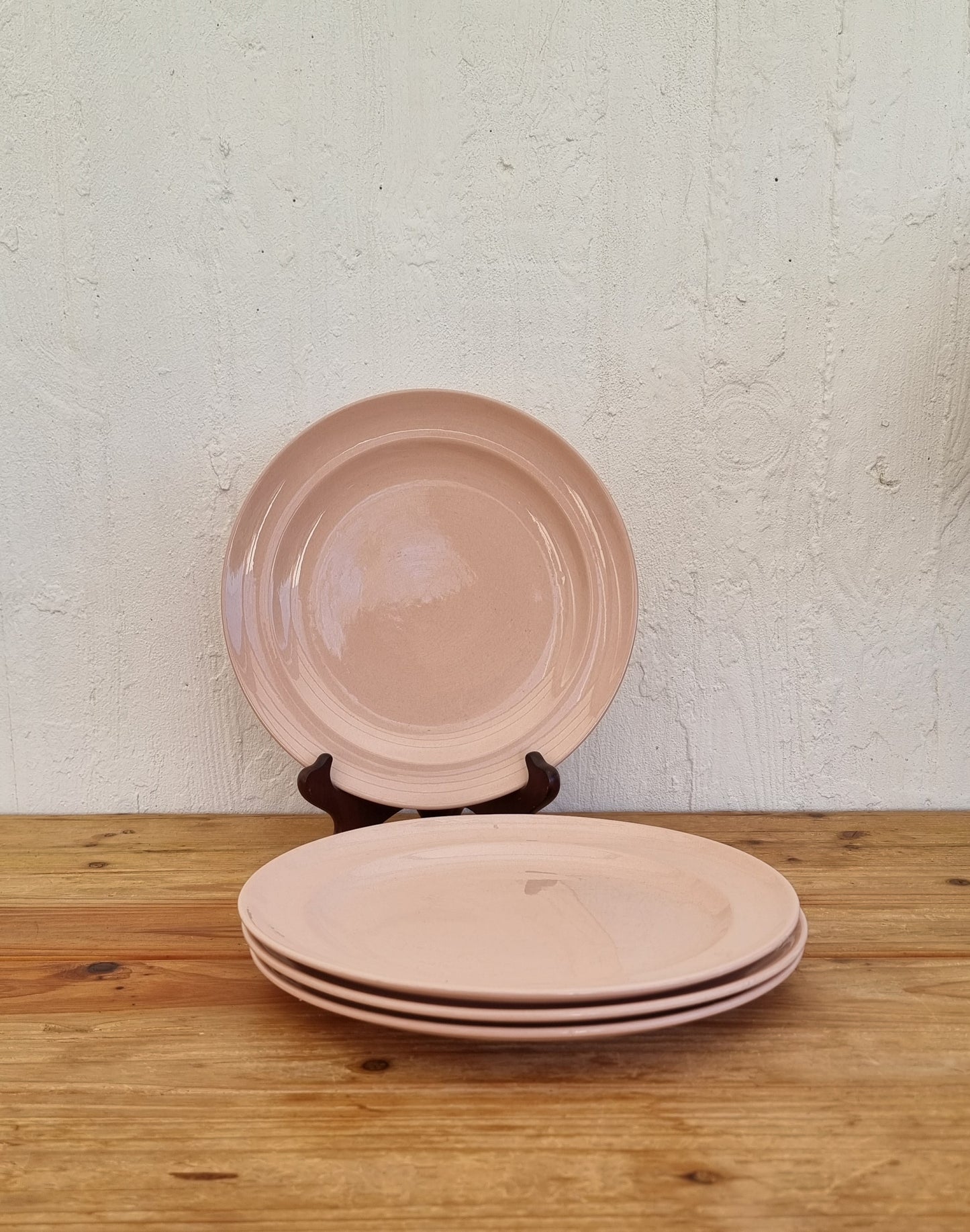 Lot de 4 assiettes plates Villeroy et Boch Mettlach rose poudré vintage