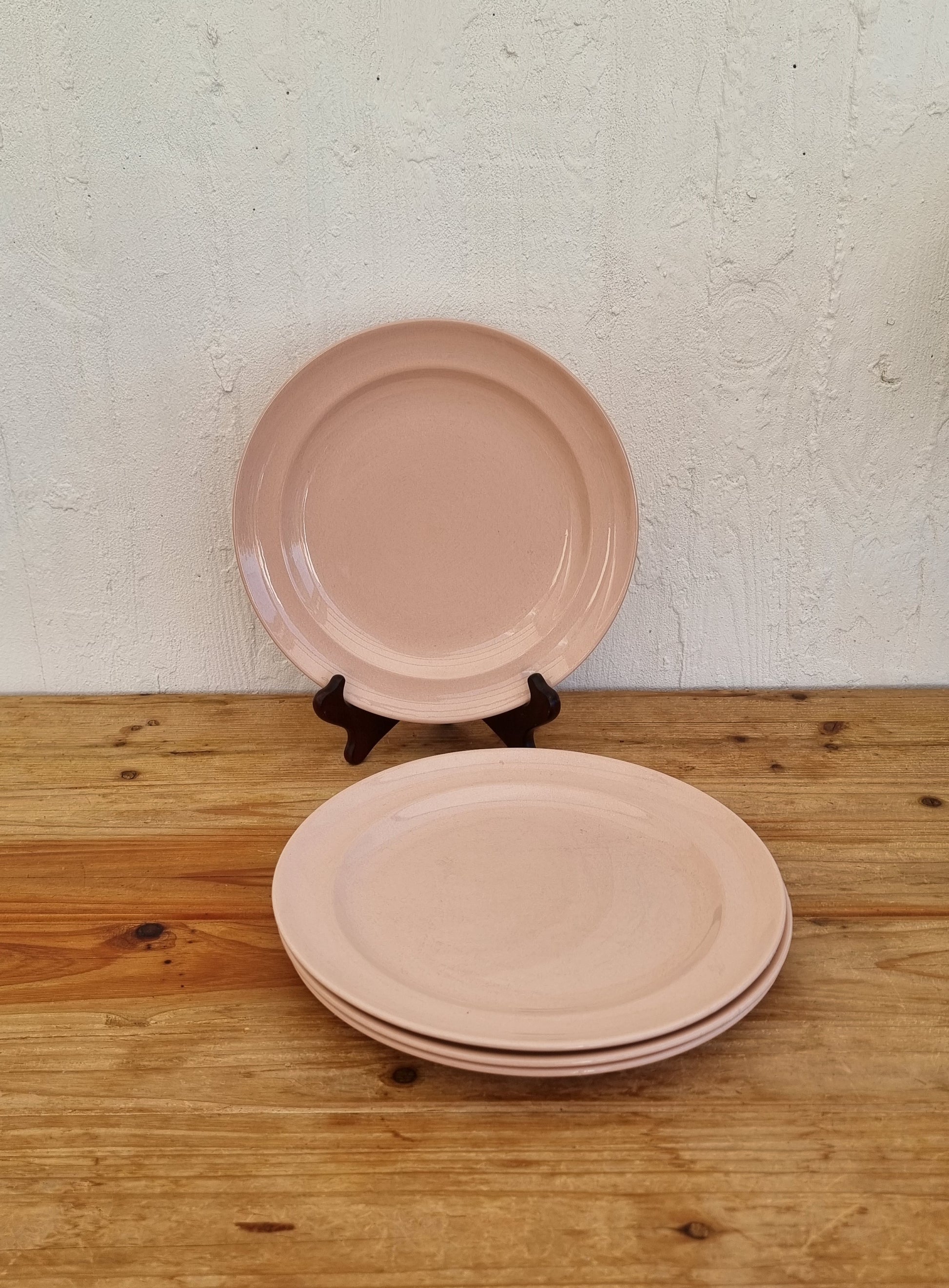 Lot de 4 assiettes plates Villeroy et Boch Mettlach rose poudré vintage