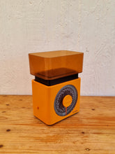 Charger l&#39;image dans la galerie, Balance orange Terraillon 5kg vintage les kitscheries brocante en ligne

