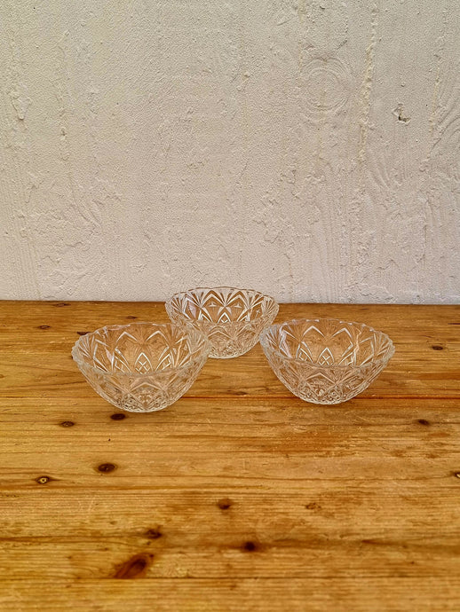Lot de 3 coupelles en verre vintage ciselé les kitscheries brocante en ligne