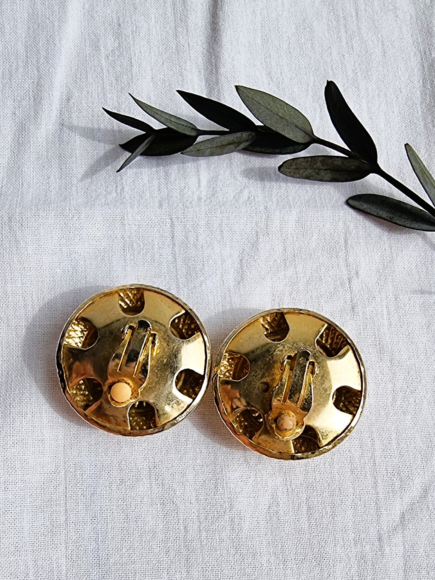 Boucles d’oreilles vintage dorées perle nacrée clip années 80