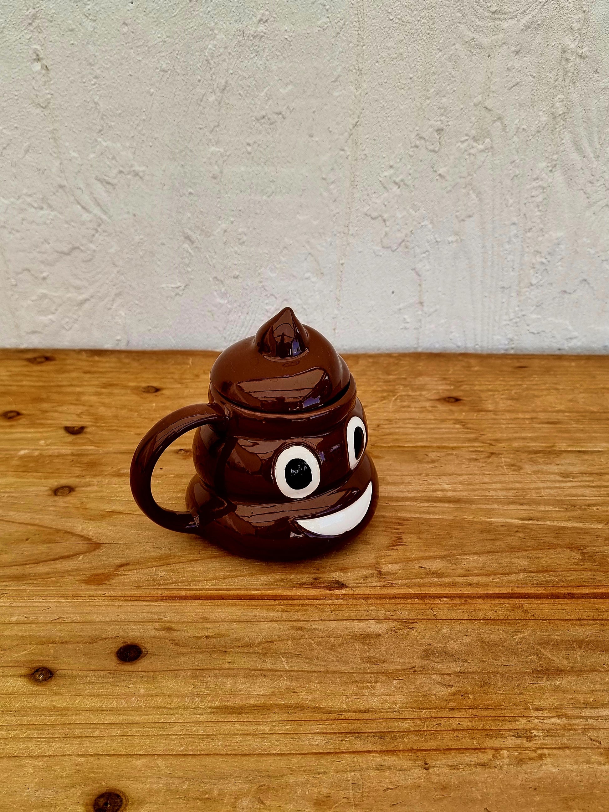 Tasse Emoji crotte kitsch brocante en ligne les kitscheries 