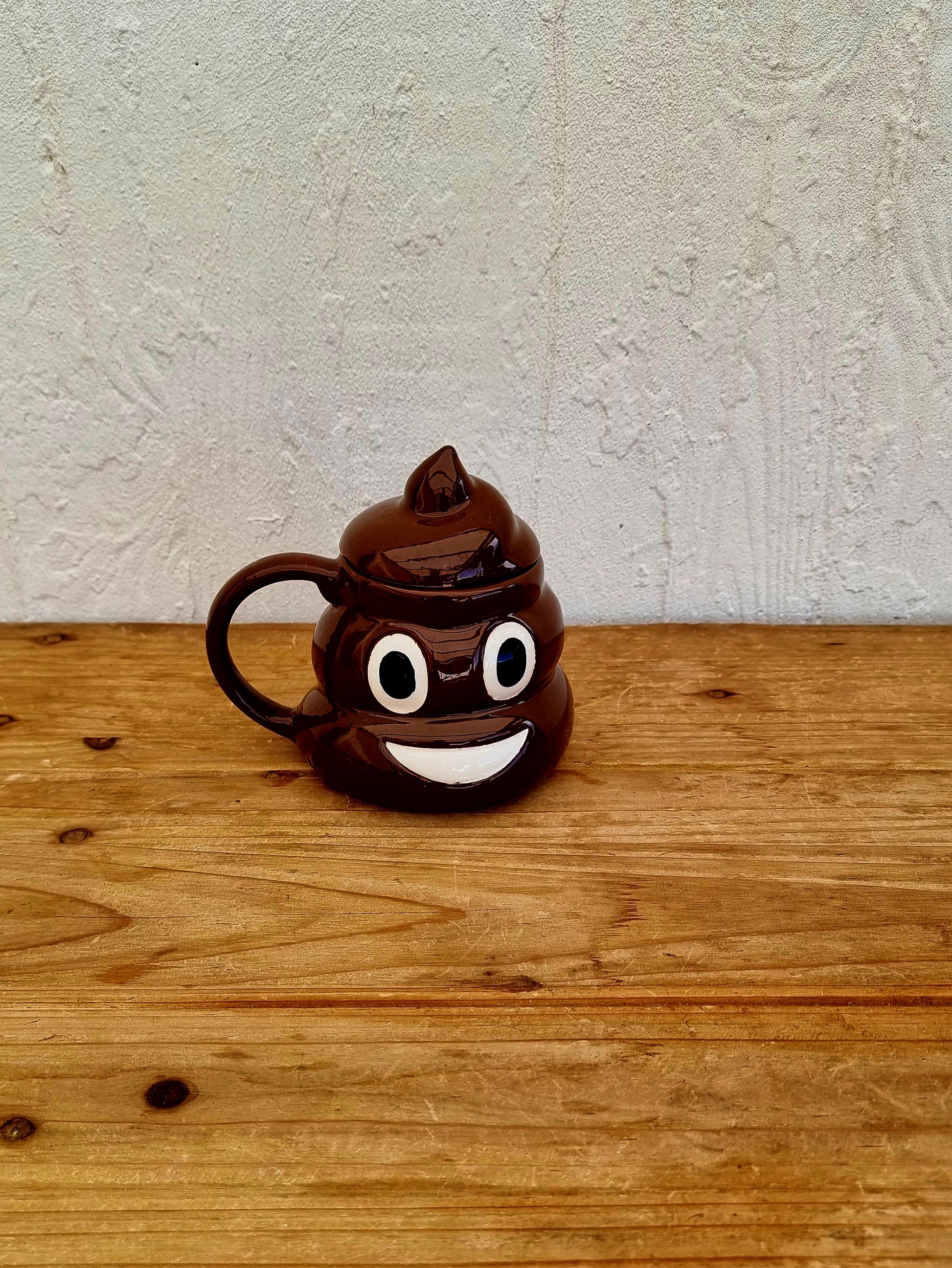 Tasse Emoji crotte kitsch brocante en ligne les kitscheries 
