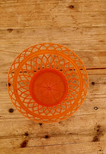 Charger l&#39;image dans la galerie, Cache-pot orange Syla vintage plastique brocante en ligne les kitscheries
