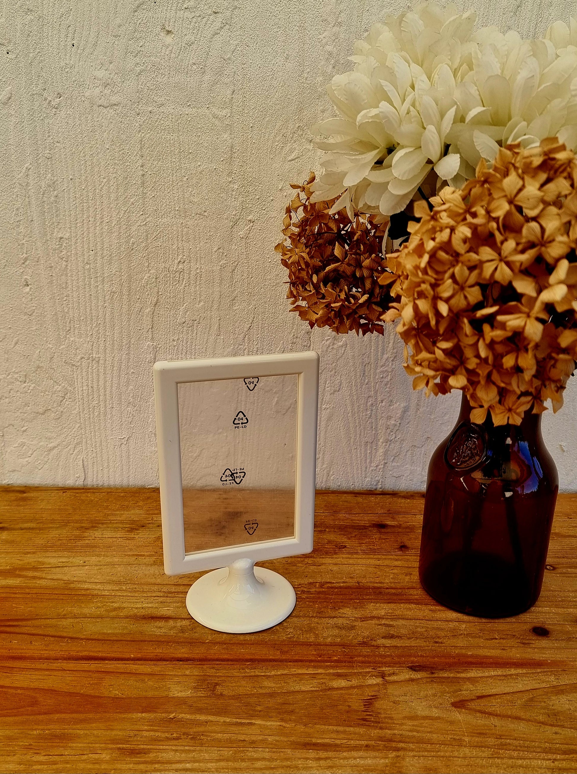 Cadre photo sur pied IKEA TOLSBY design Henrik Preutz blanc