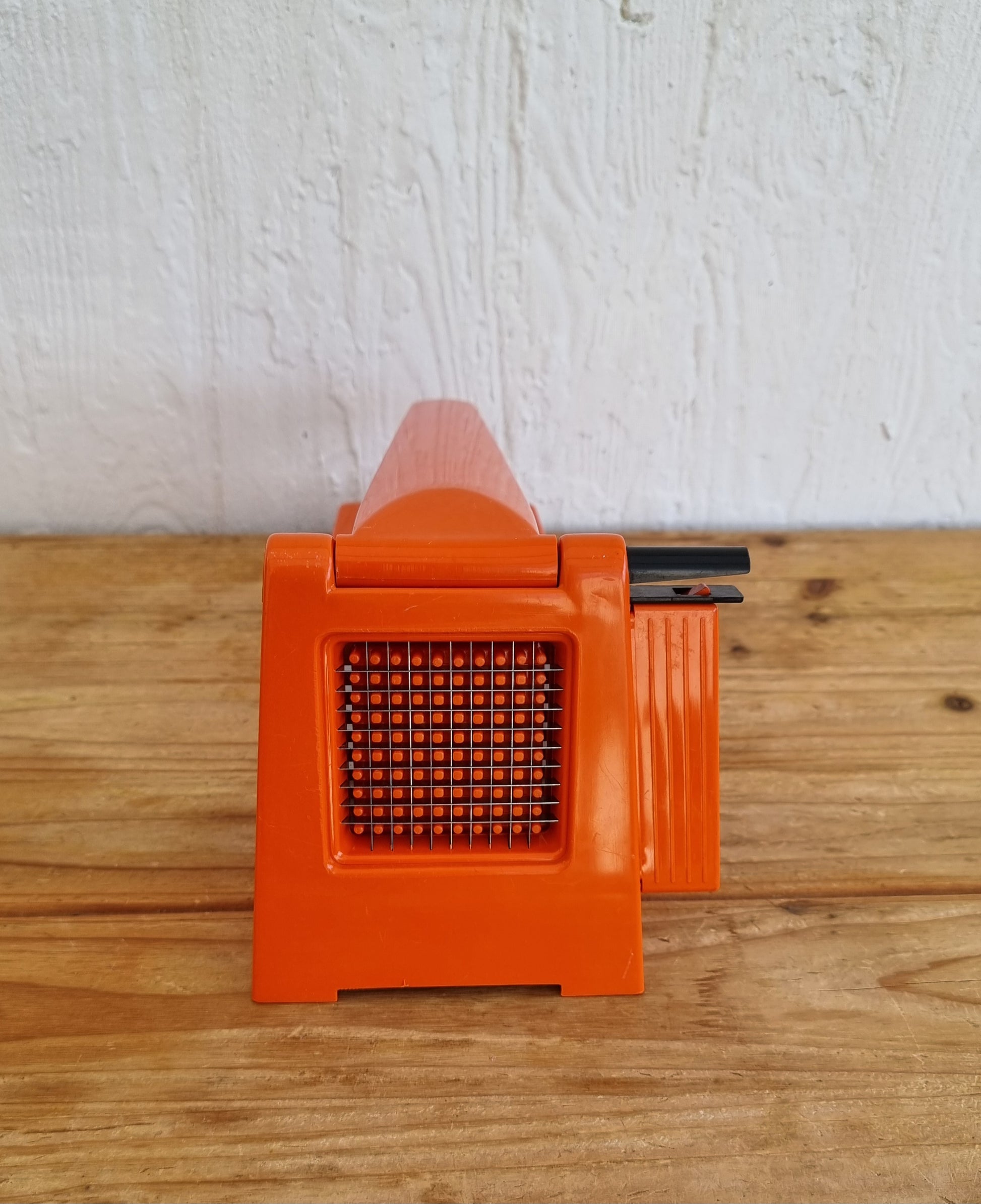 Coupe légumes julienne Zyliss Swiss Made vintage orange années 70