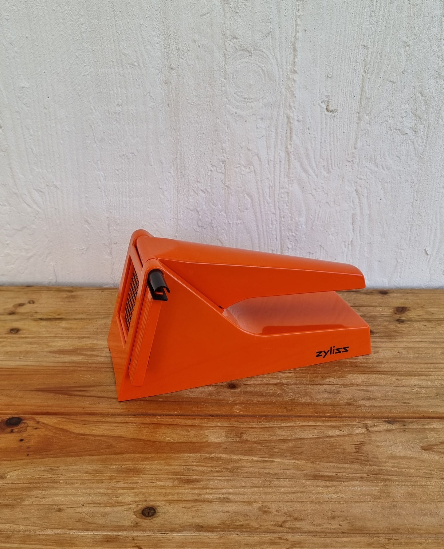 Coupe légumes julienne Zyliss Swiss Made vintage orange années 70