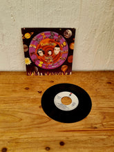 Charger l&#39;image dans la galerie, Vinyle Deee-lite &quot;Power of love&quot; les kitscheries brocante en ligne 45 tours
