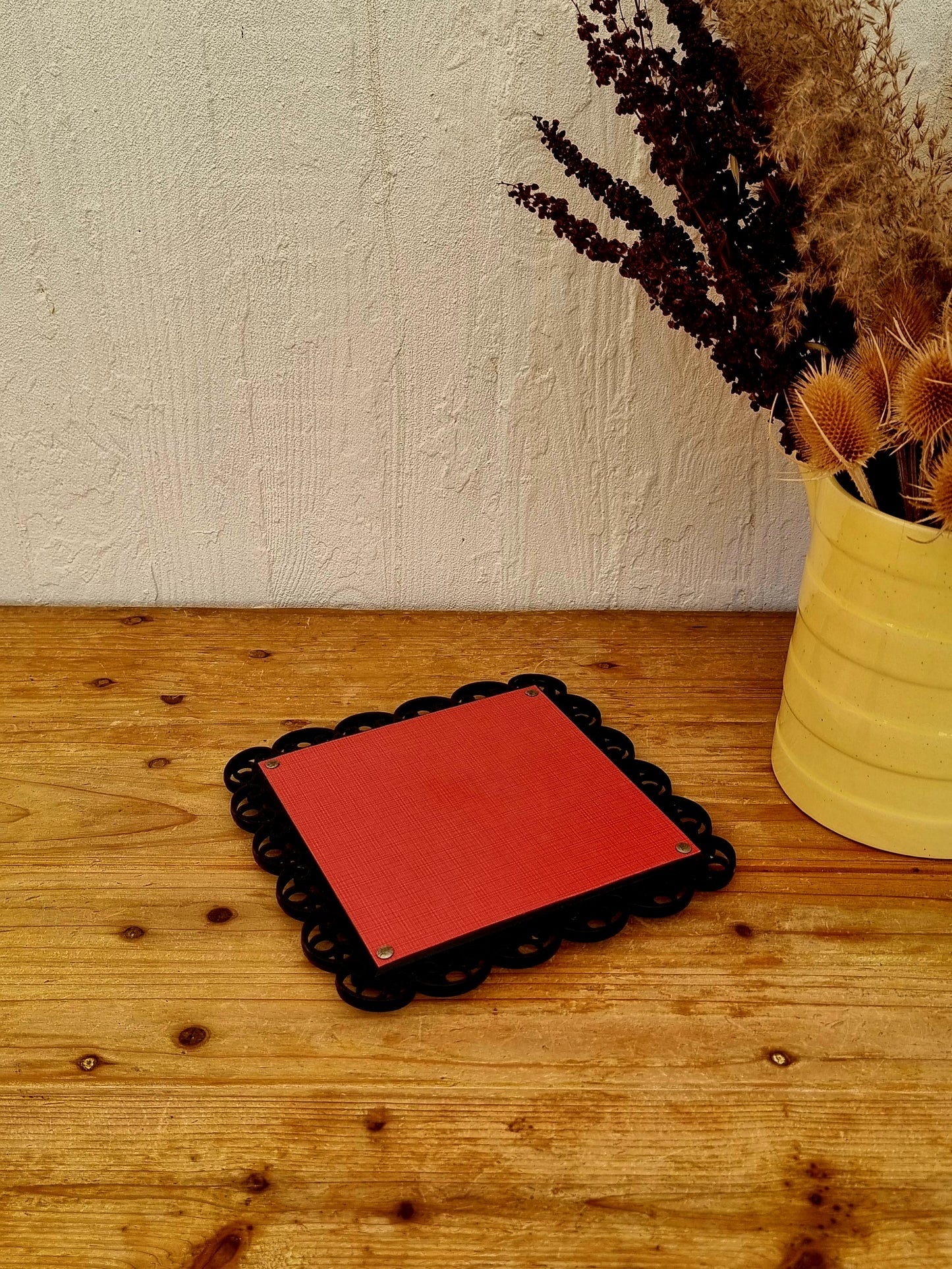 Dessous de plat en formica rouge les kitscheries brocante en ligne