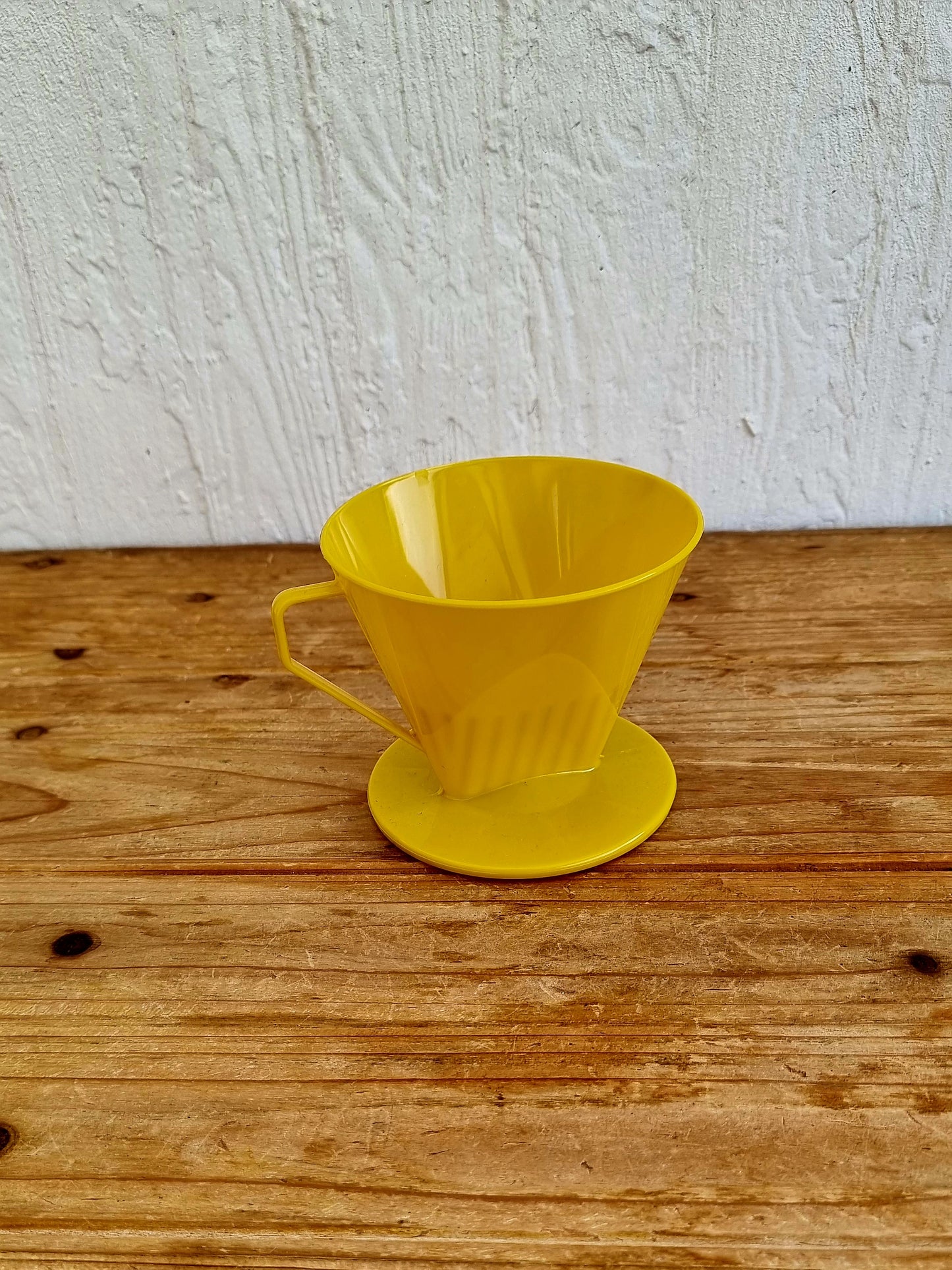 Filtre en plastique Nomar n°2 jaune vintage Made in France