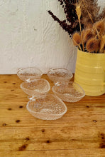 Charger l&#39;image dans la galerie, Lot de 5 coupelles en verre forme fraise vintage les kitscheries
