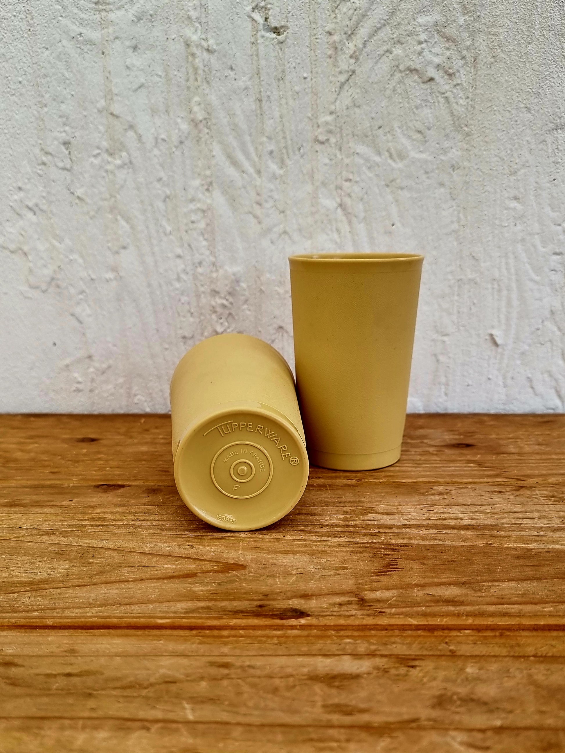 Lot de 2 gobelets jaune Tupperware vintage plastique années 70