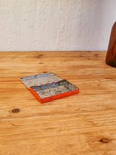 Charger l&#39;image dans la galerie, Boîte métal orange Humex kinaldine vintage les kitscheries brocante en ligne
