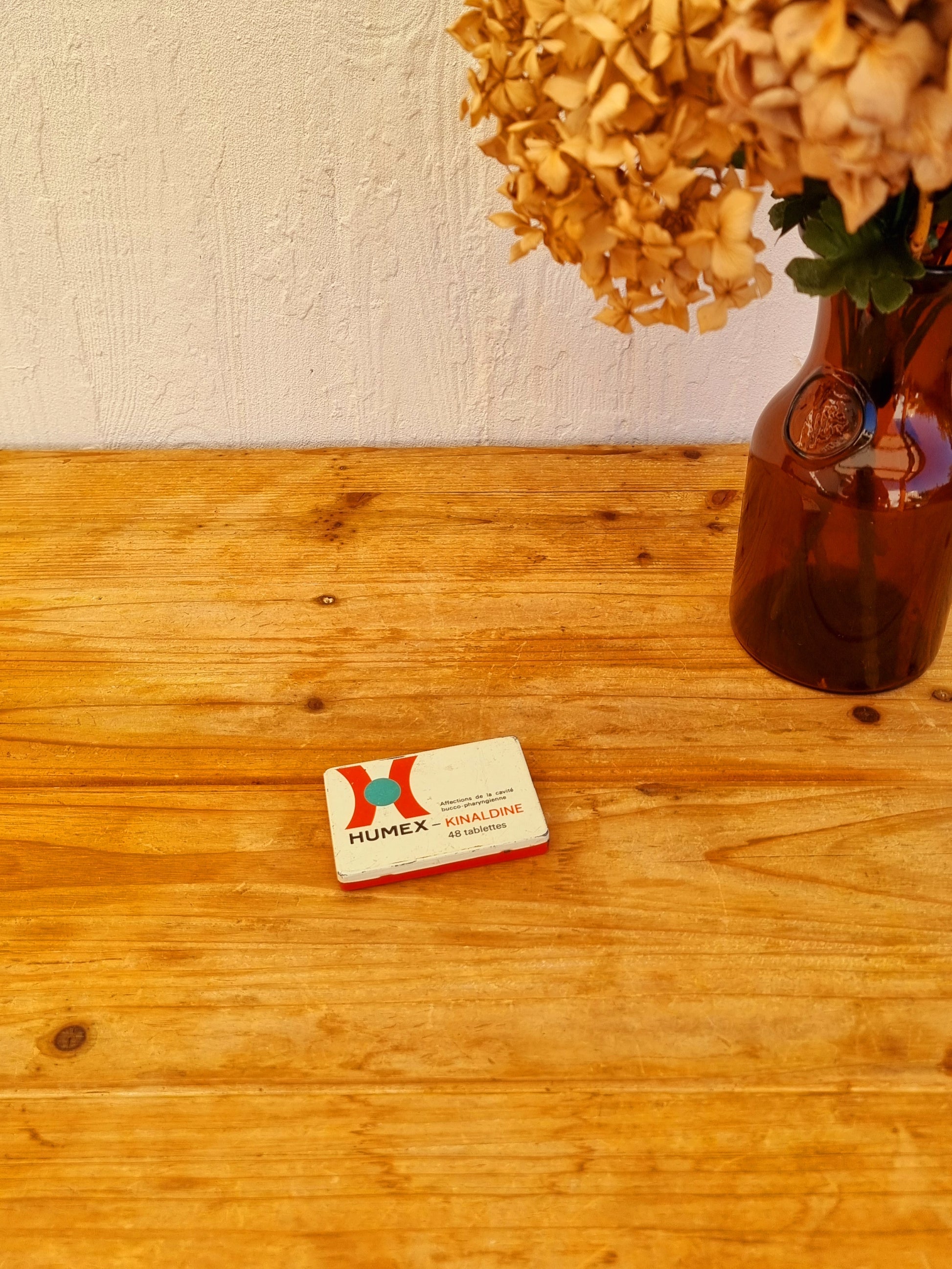 boîte vintage Humex Kinaldine métal orange année 70 collection pharmacie