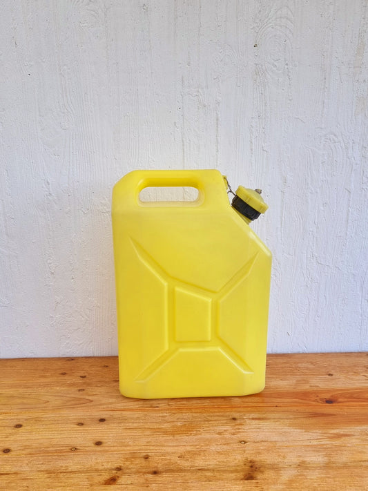 Jerrican jaune Gilac 20 litres vintage les kitscheries brocante en ligne