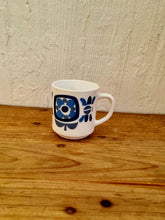 Charger l&#39;image dans la galerie, Mug Mobil bleu 70&#39;s les kitscheries brocante en ligne
