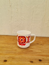 Charger l&#39;image dans la galerie, Mug Mobil rouge 70&#39;s les kitscheries brocante en ligne
