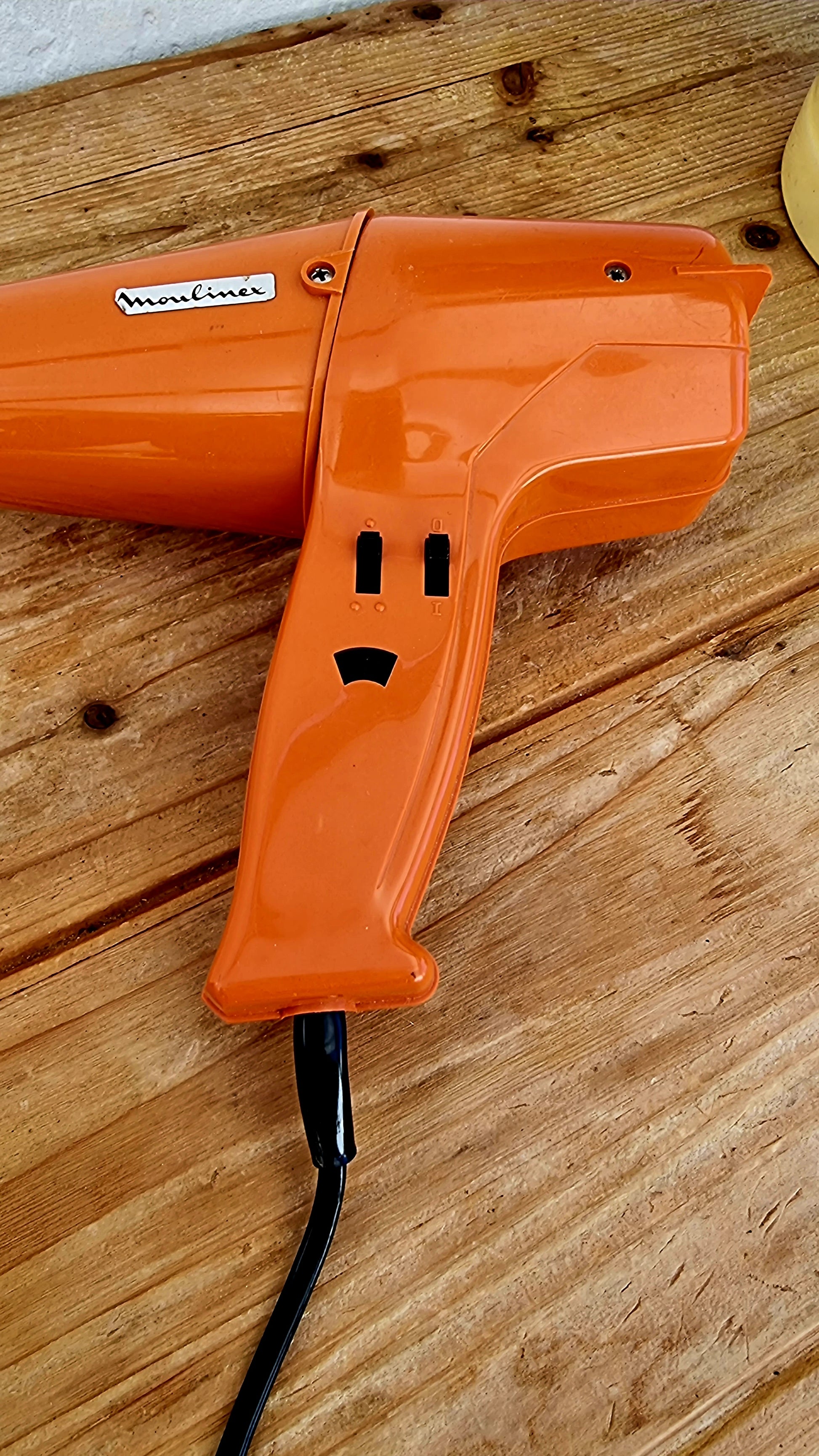 Sèche-cheveux Moulinex orange vintage les kitscheries brocante en ligne