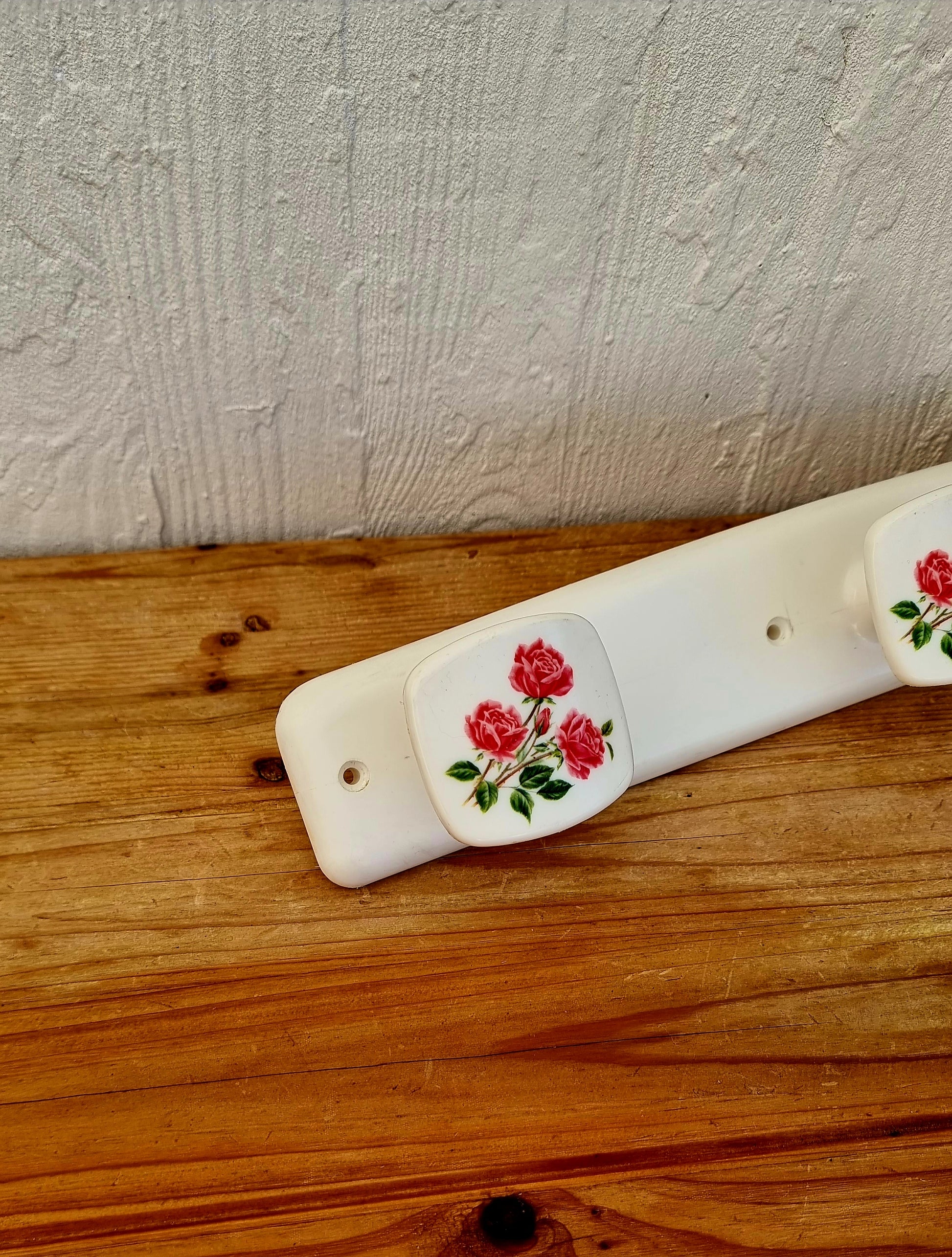 Porte-manteaux fleurs roses Syla vintage les kitscheries brocante en ligne