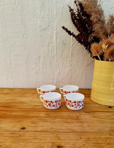 Lot de 4 tasses Arcopal modèle Scania les kitscheries brocante en ligne