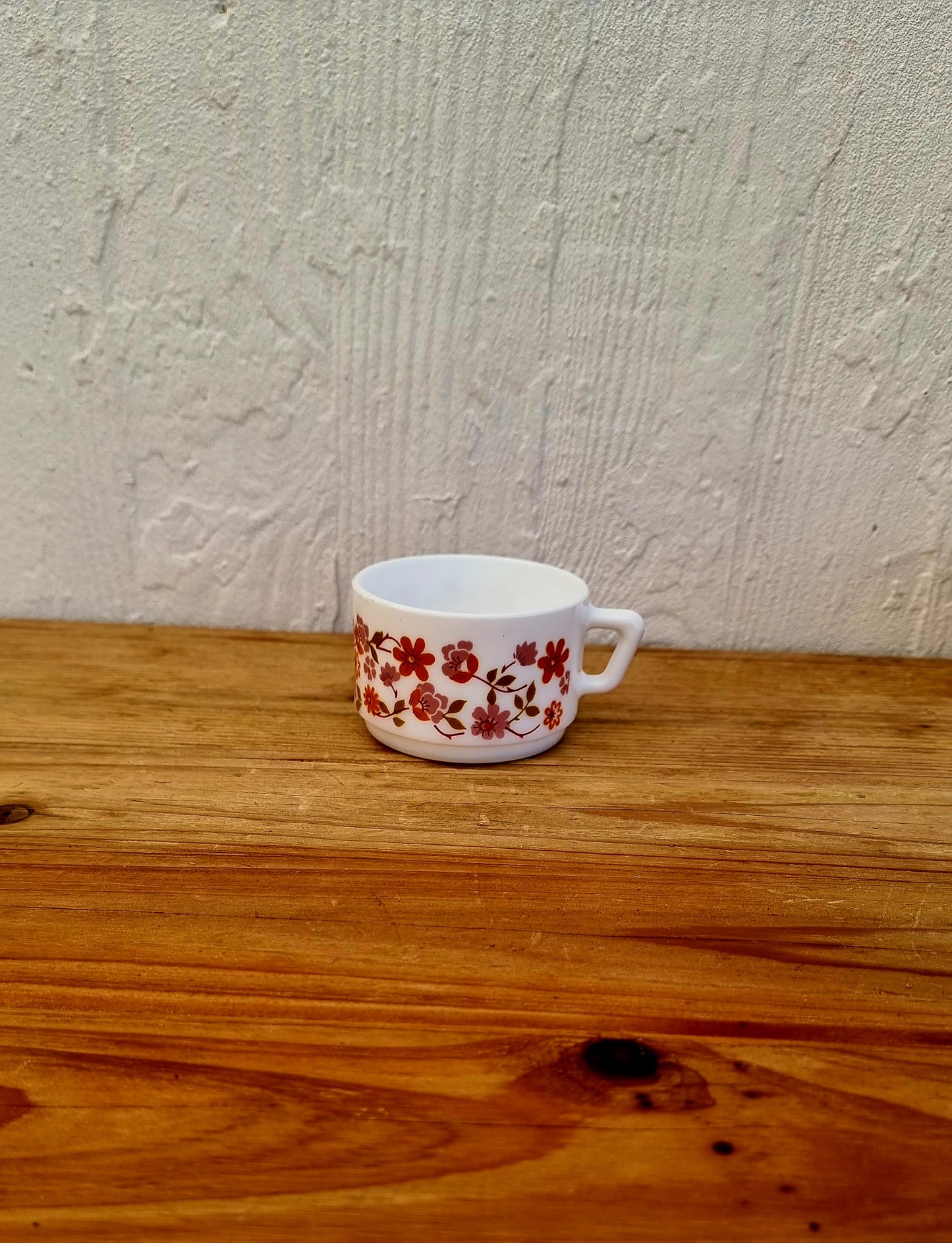 4 tasses Arcopal vintage Scania blanc décor fleurs seventies