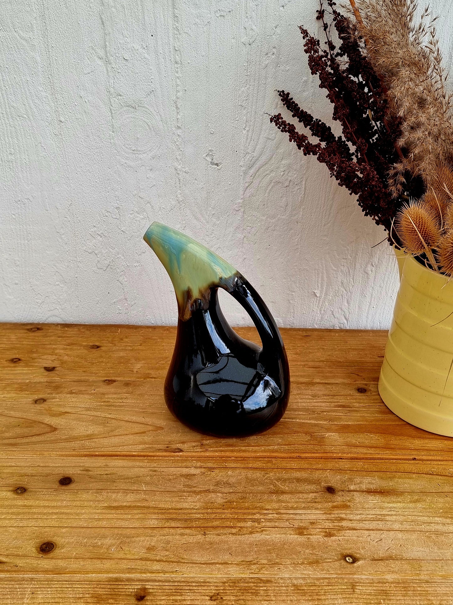 ancien pichet céramique bleu noir années 60 brocante