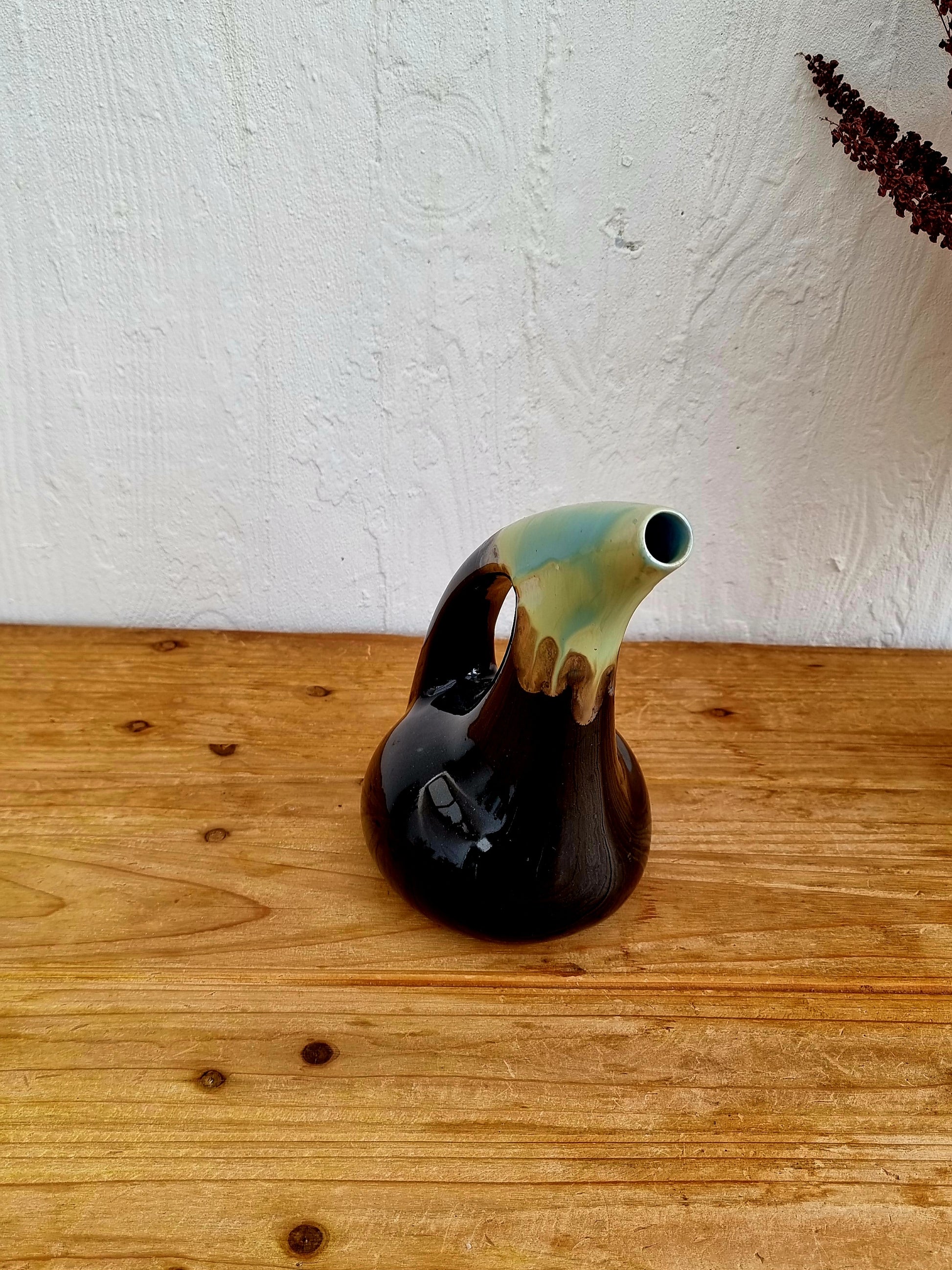 ancien pichet céramique bleu noir années 60 brocante