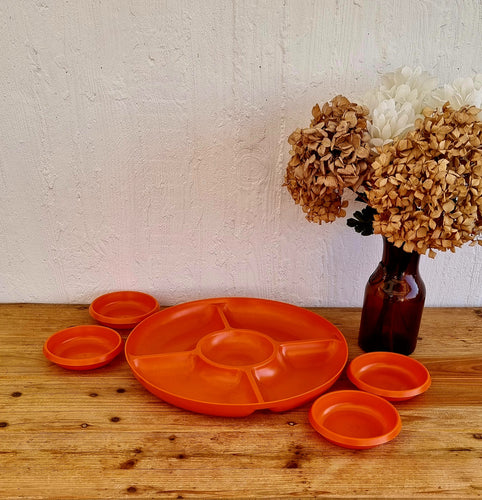 Plateau apéritif en plastique orange vintage les kitscheries brocante en ligne