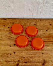 Charger l&#39;image dans la galerie, Plateau apéritif en plastique orange vintage les kitscheries brocante en ligne
