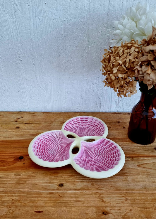 Plat coquillage Verceram rose vintage en céramique à relief décoratif