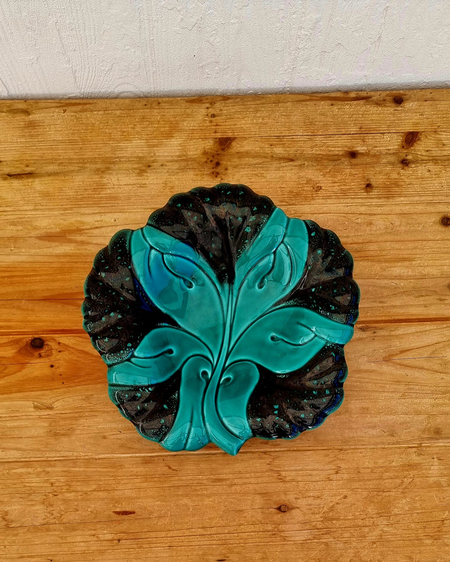 Plat forme feuille Verceram modèle 4535 céramique turquoise noir vintage années 50