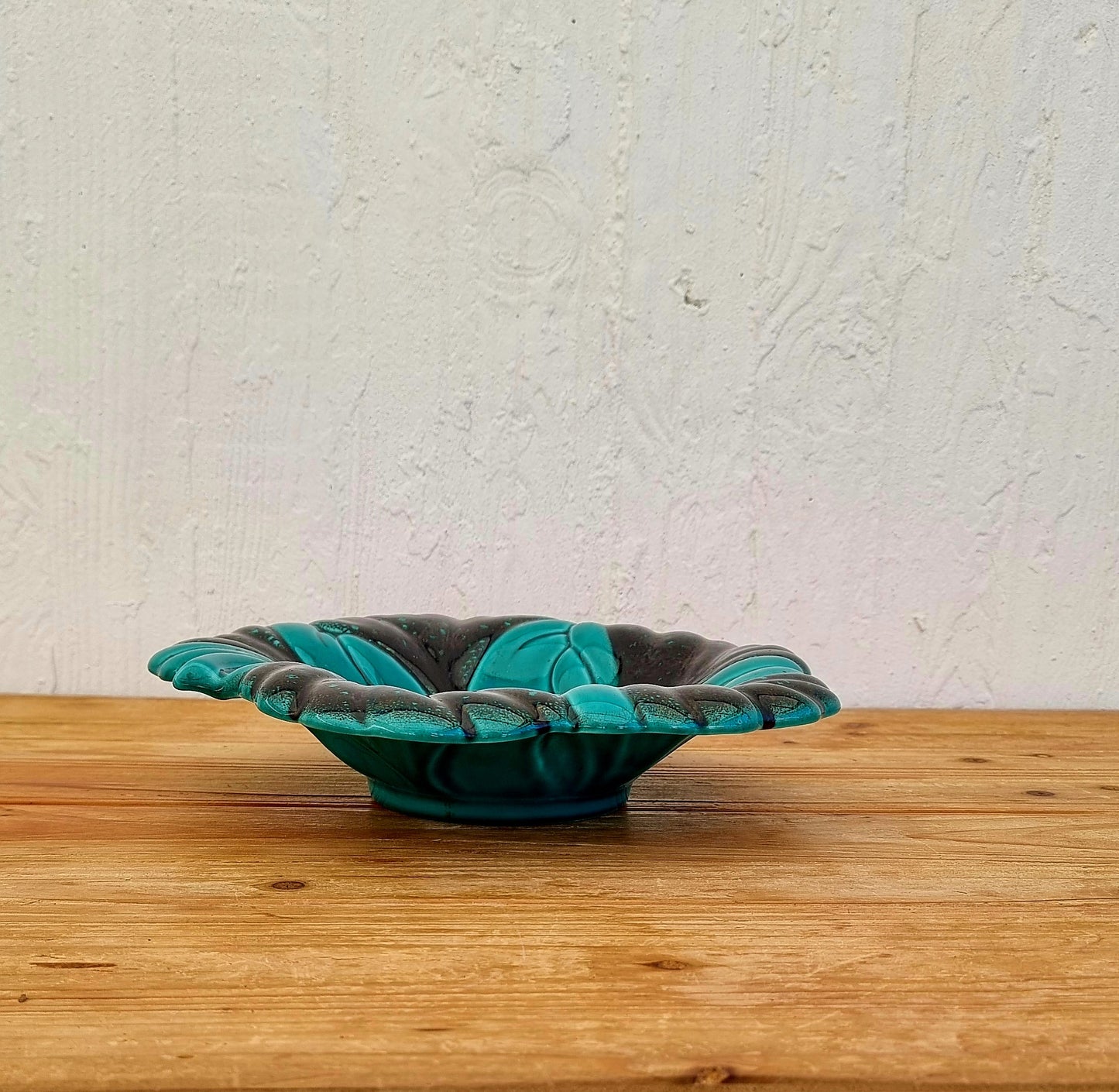 Plat forme feuille Verceram modèle 4535 céramique turquoise noir vintage années 50