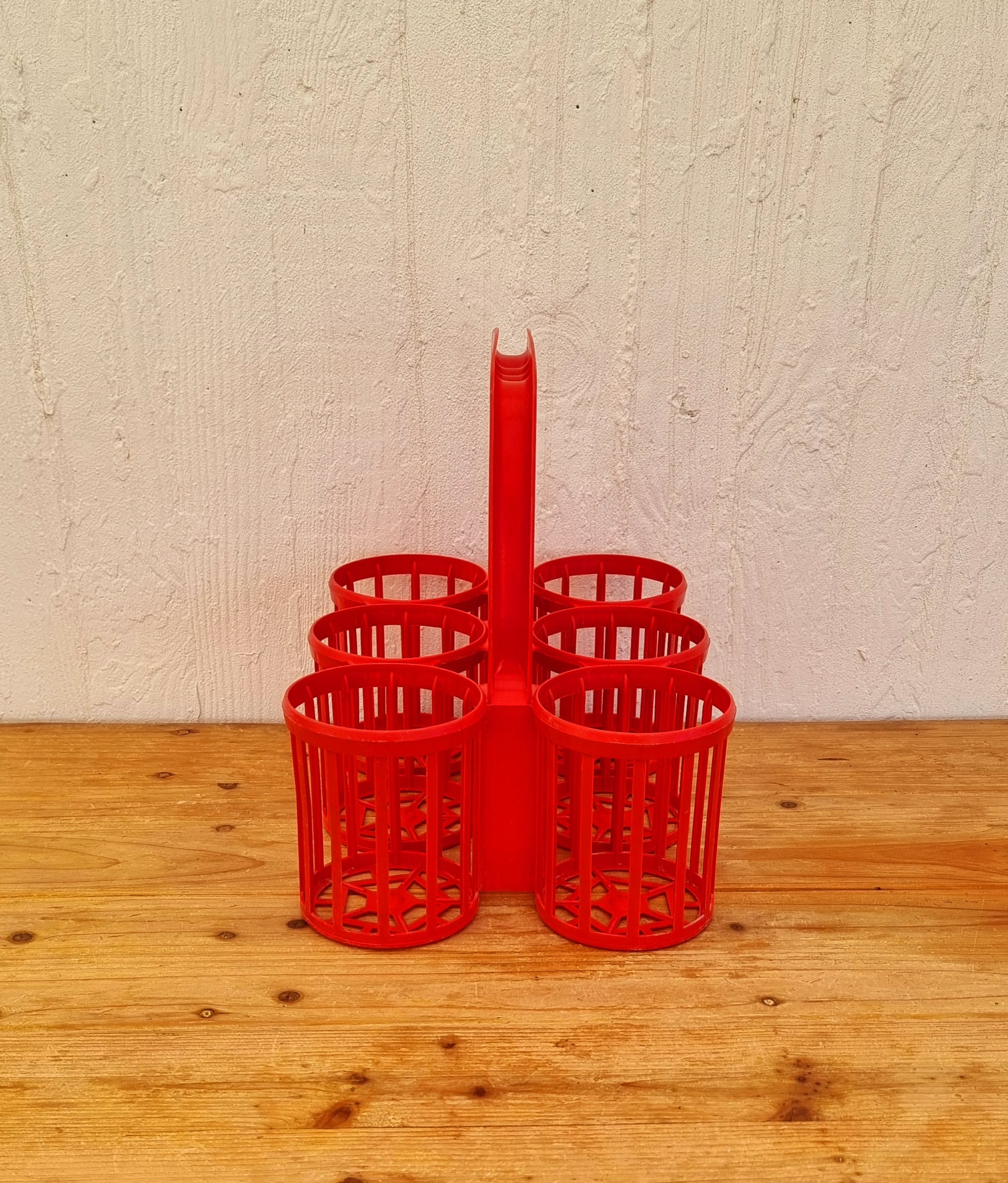 porte-bouteilles vintage rouge années 70 en plastique