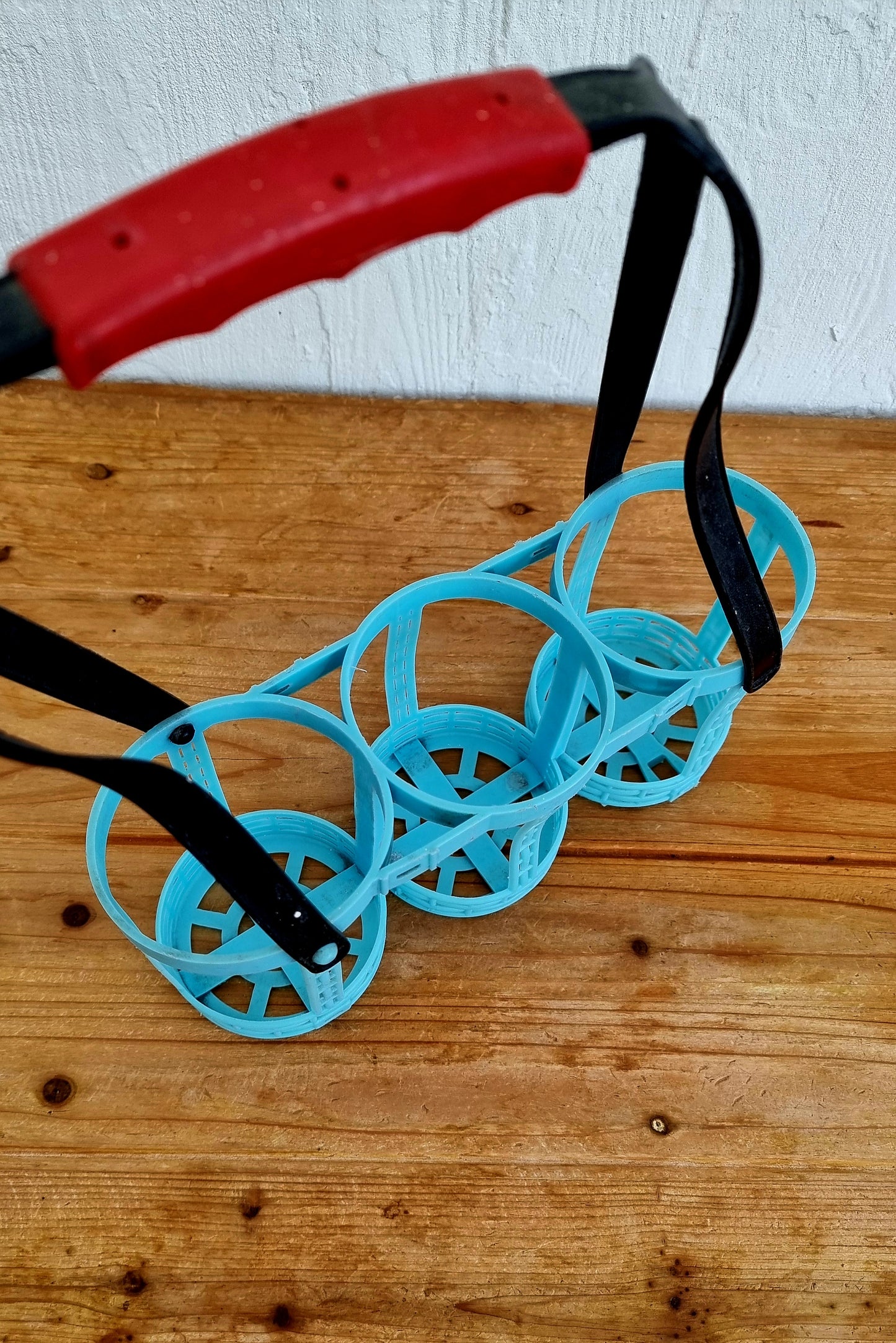 porte-bouteilles bleu turquoise vintage plastique années 70 capacité 3 bouteilles
