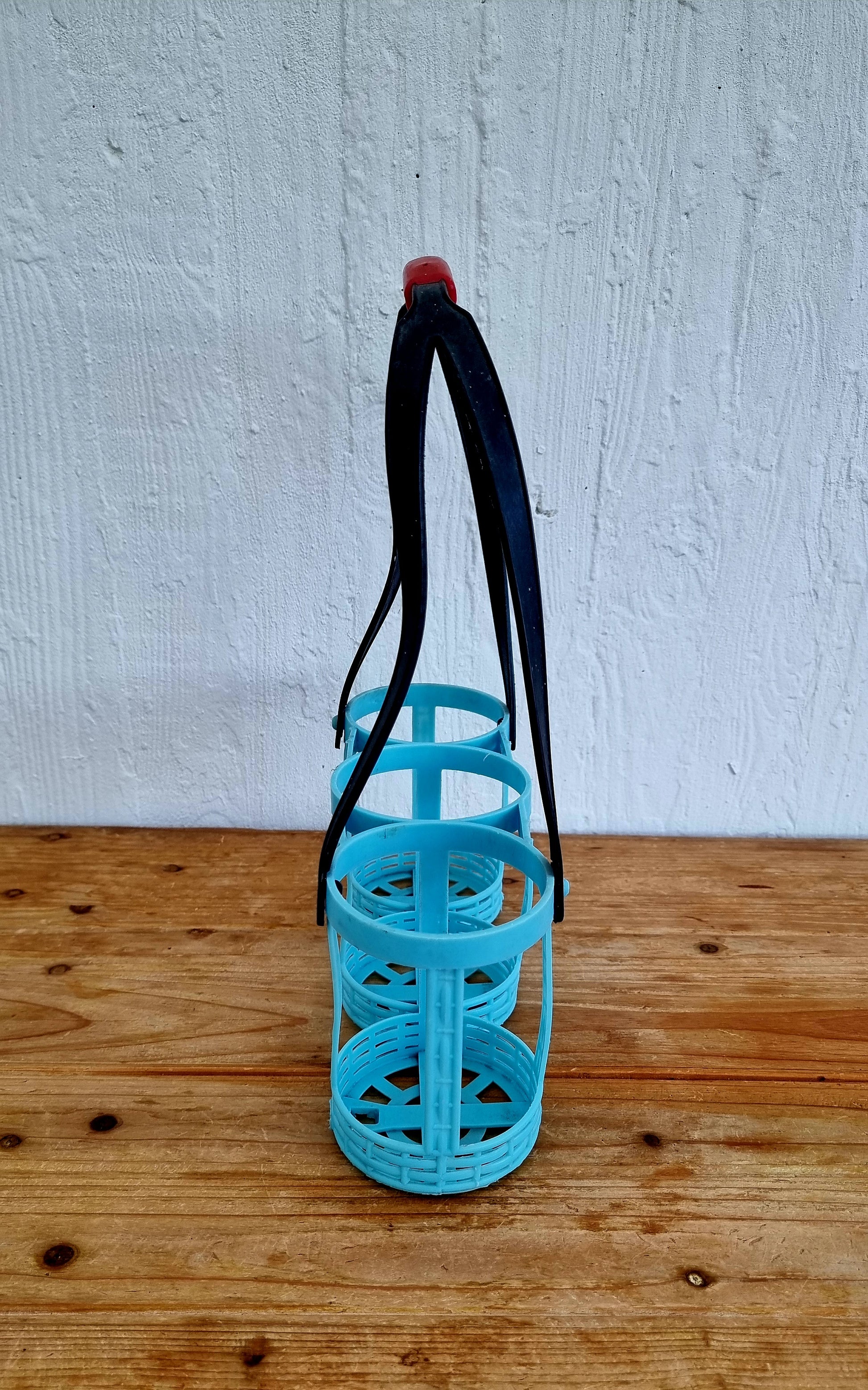 porte-bouteilles bleu turquoise vintage plastique années 70 capacité 3 bouteilles