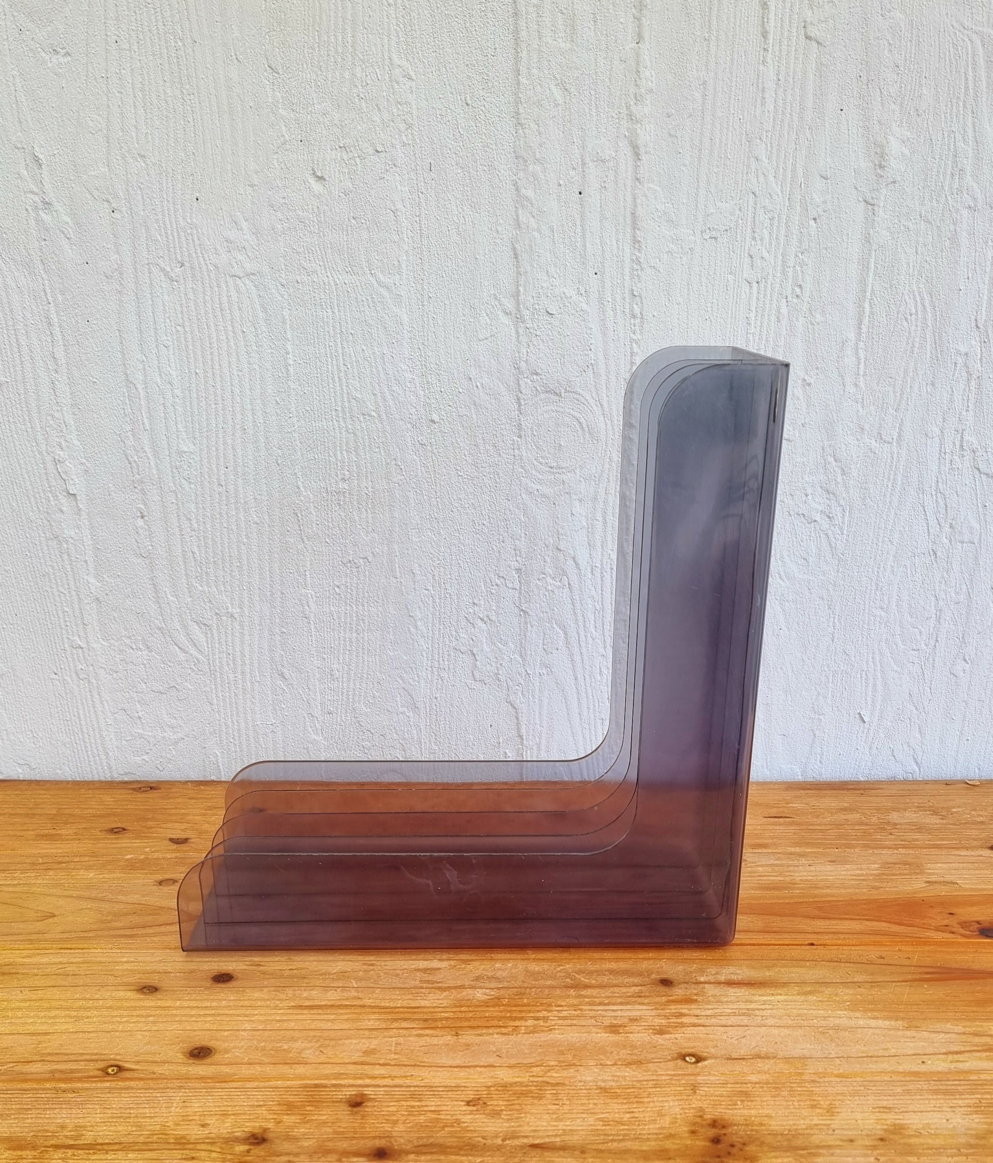 porte vinyles plexiglass fumé années 70 33x32,5 cm